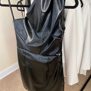 Evening patent leather dress in black. Size XS.